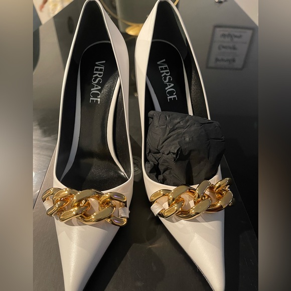 Versace gold chain heels - Picture 10 of 10